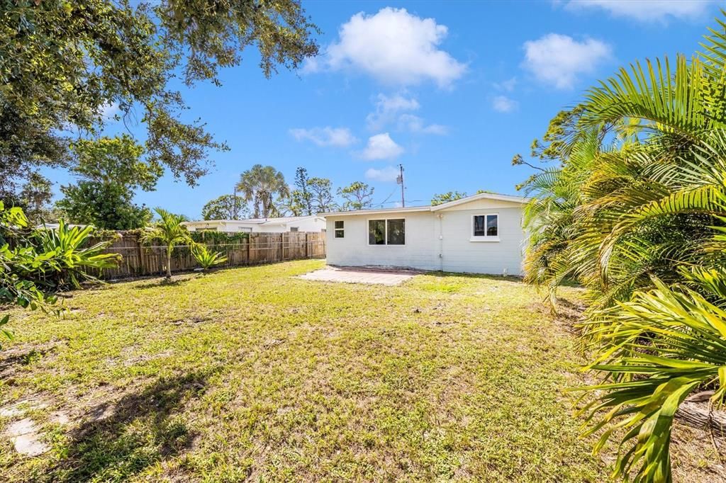 For Sale: $275,000 (3 beds, 2 baths, 1213 Square Feet)