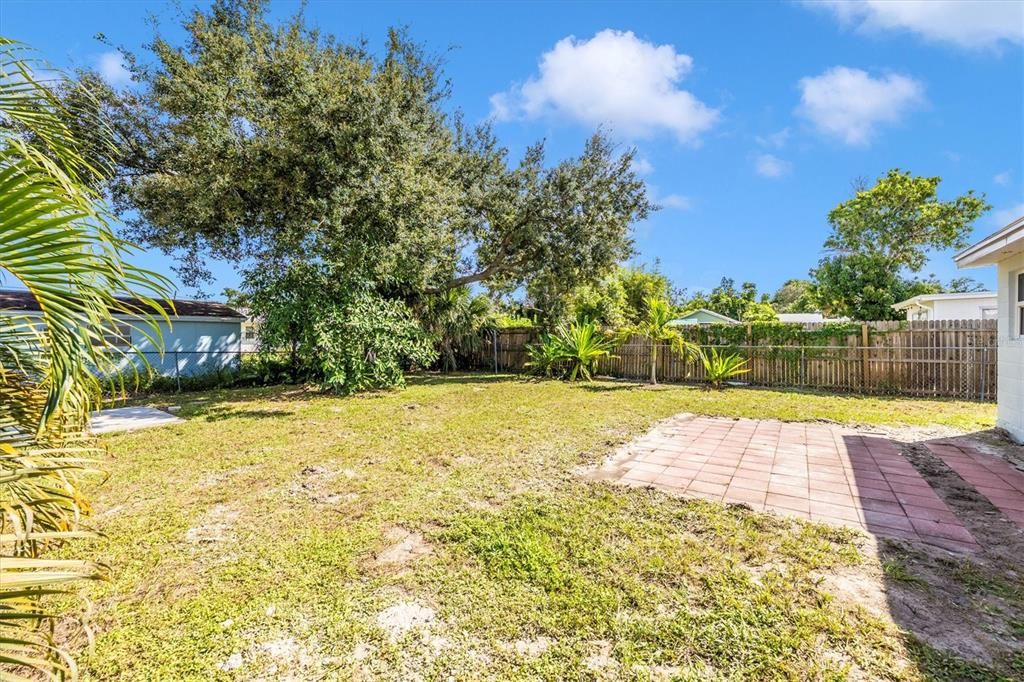 For Sale: $275,000 (3 beds, 2 baths, 1213 Square Feet)