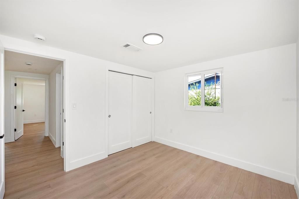 For Sale: $275,000 (3 beds, 2 baths, 1213 Square Feet)