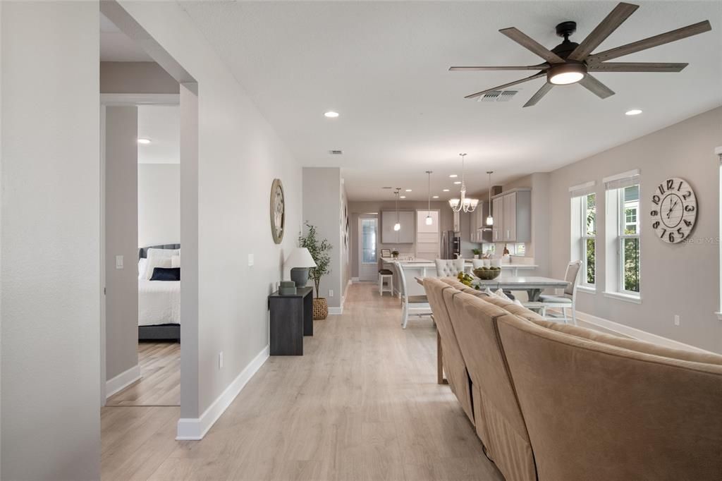 Под контрактом: $649,900 (3 спален, 2 ванн, 1976 Квадратных фут)