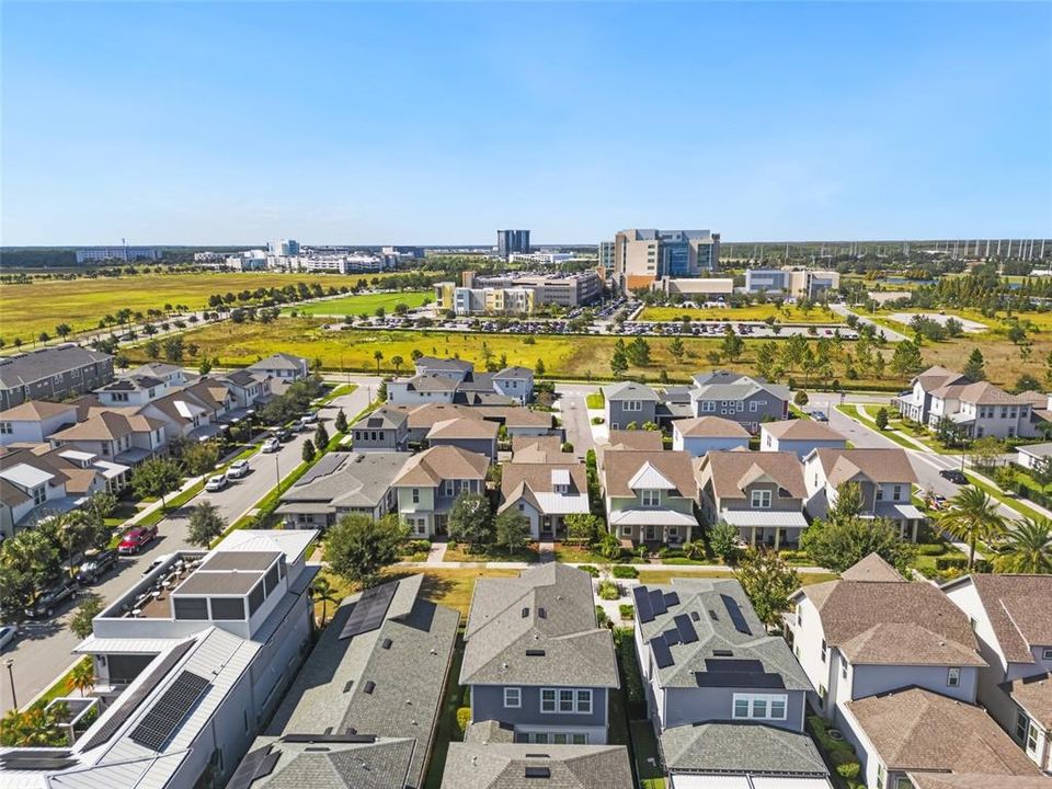 Под контрактом: $649,900 (3 спален, 2 ванн, 1976 Квадратных фут)