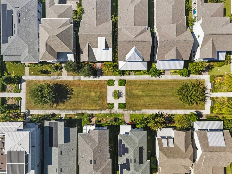 Под контрактом: $649,900 (3 спален, 2 ванн, 1976 Квадратных фут)