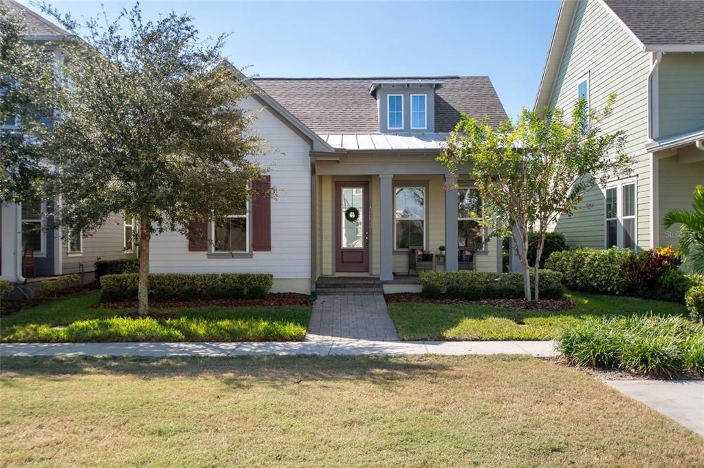 Под контрактом: $649,900 (3 спален, 2 ванн, 1976 Квадратных фут)