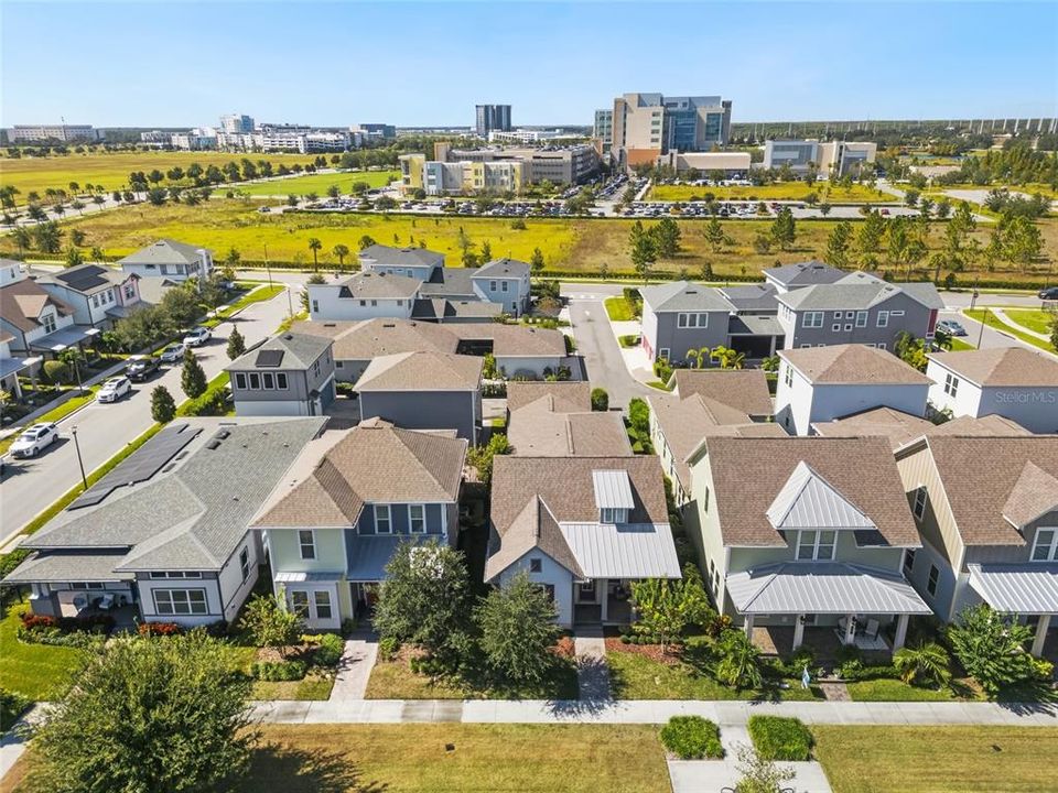 Под контрактом: $649,900 (3 спален, 2 ванн, 1976 Квадратных фут)