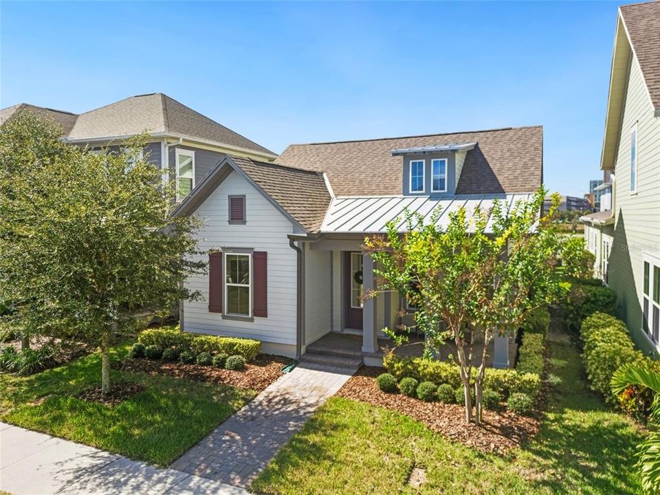 Под контрактом: $649,900 (3 спален, 2 ванн, 1976 Квадратных фут)