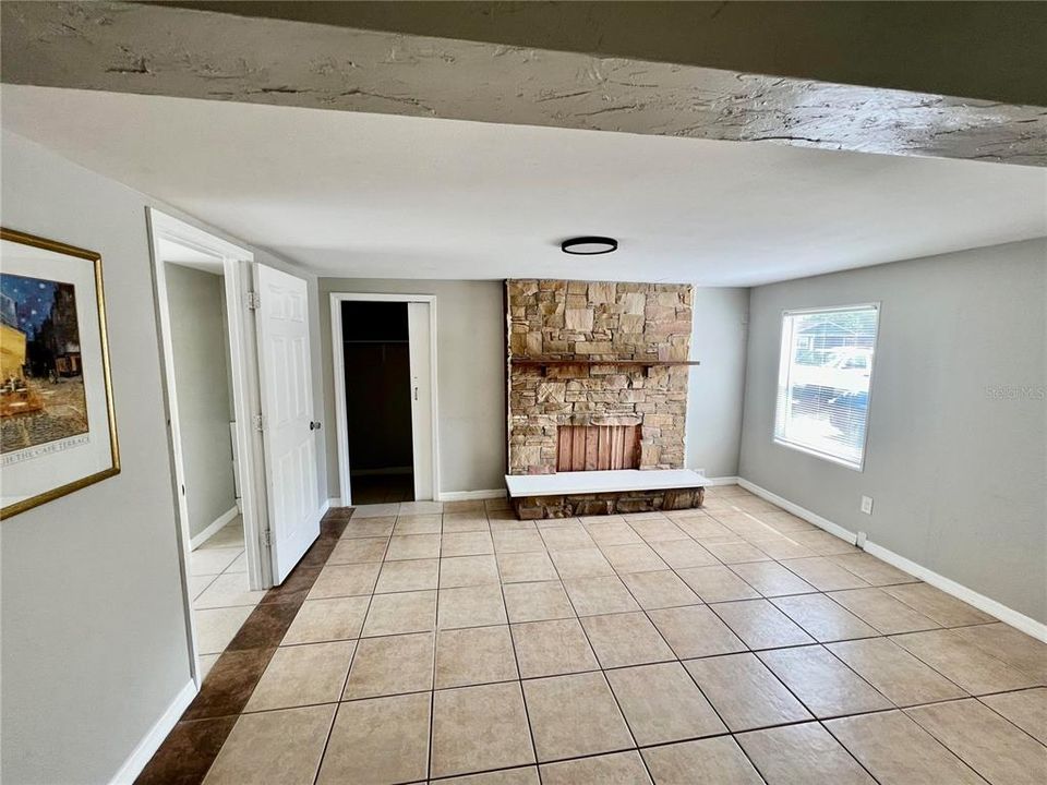 For Rent: $2,500 (4 beds, 2 baths, 1188 Square Feet)