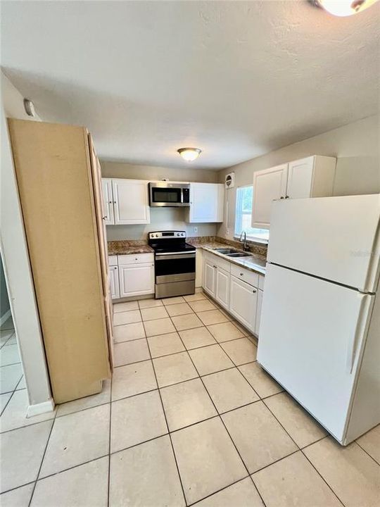 For Rent: $2,500 (4 beds, 2 baths, 1188 Square Feet)