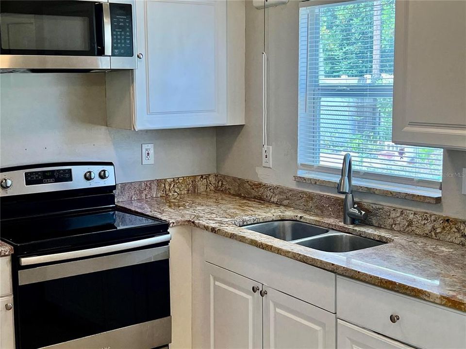 For Rent: $2,500 (4 beds, 2 baths, 1188 Square Feet)