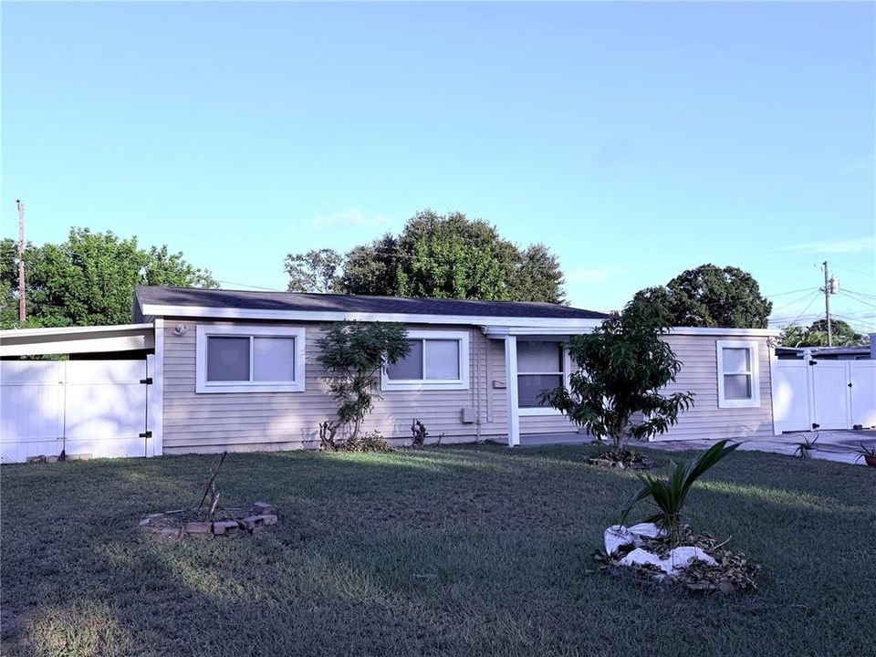 For Rent: $2,500 (4 beds, 2 baths, 1188 Square Feet)