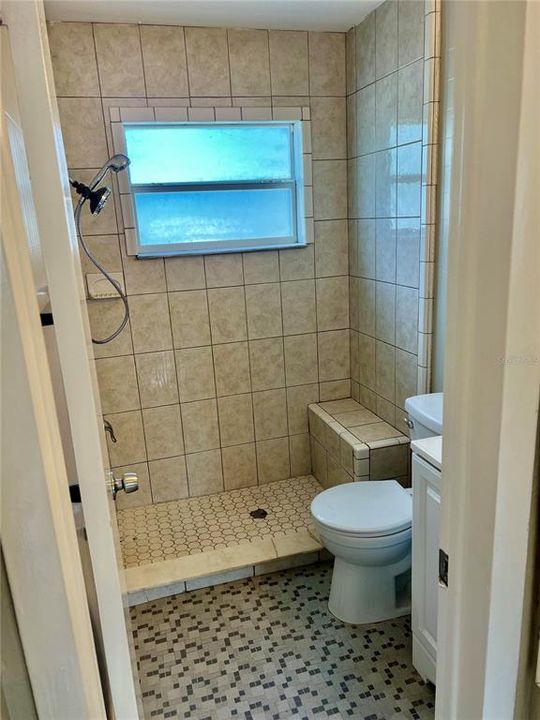 For Rent: $2,500 (4 beds, 2 baths, 1188 Square Feet)