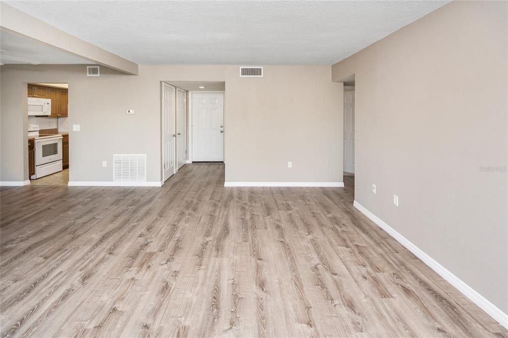 В аренду: $1,895 (3 спален, 2 ванн, 1146 Квадратных фут)