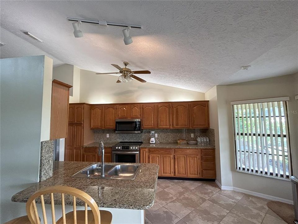 For Sale: $370,000 (3 beds, 2 baths, 1847 Square Feet)