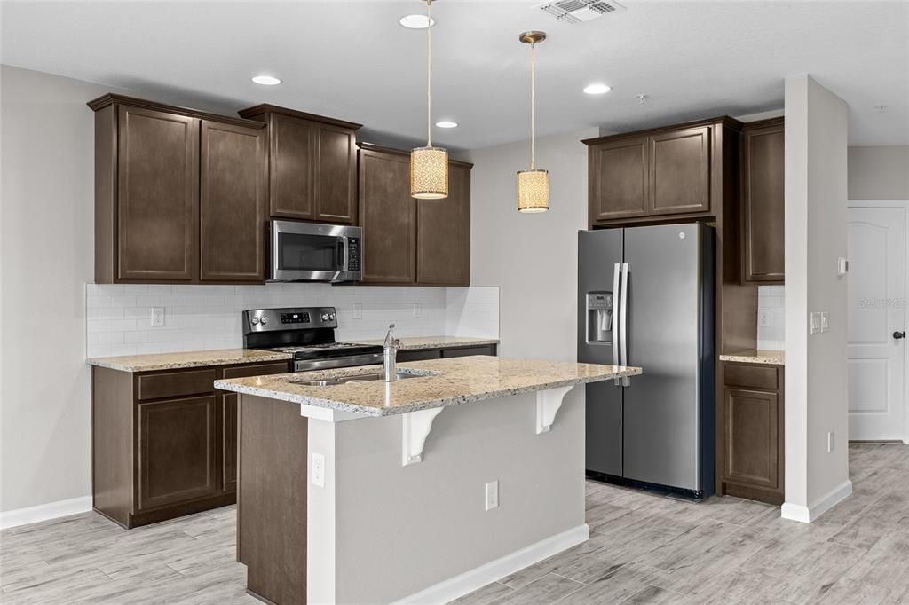 待售: $319,995 (3 贝兹, 2 浴室, 1633 平方英尺)