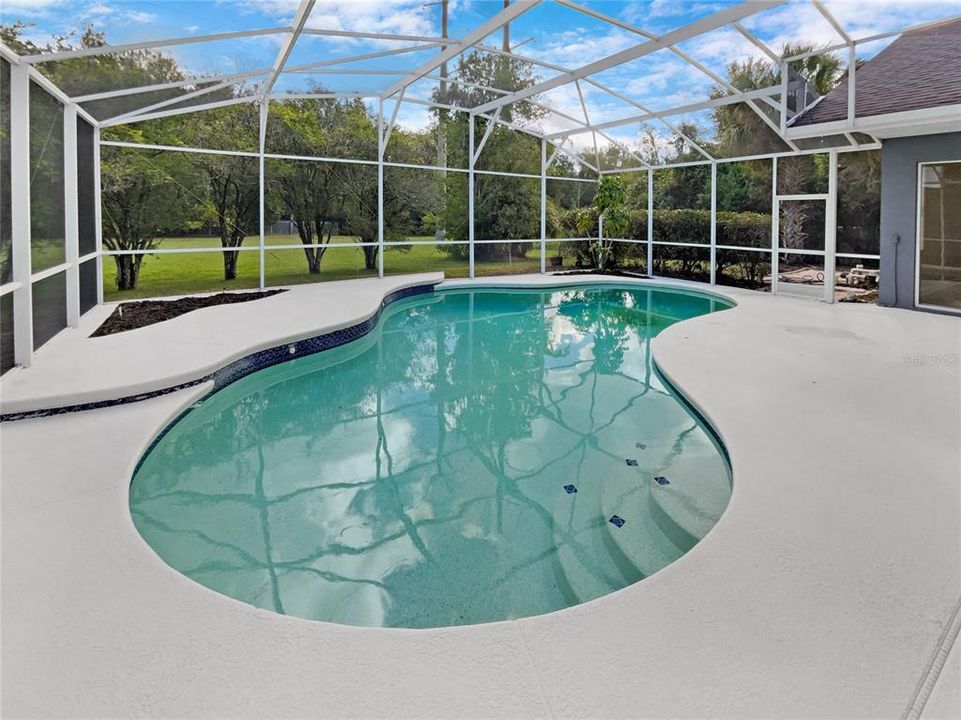 For Sale: $558,000 (3 beds, 2 baths, 2251 Square Feet)