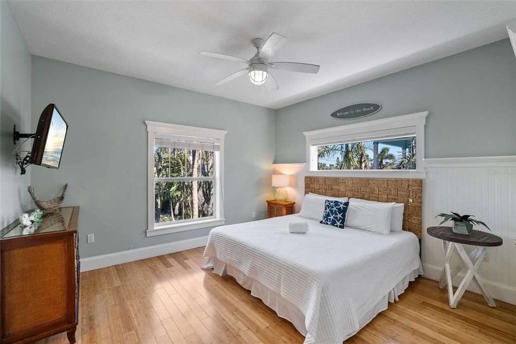 For Sale: $2,999,900 (6 beds, 5 baths, 3472 Square Feet)