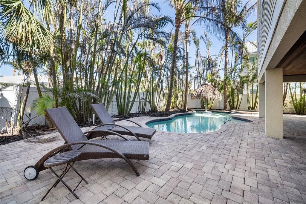 For Sale: $2,999,900 (6 beds, 5 baths, 3472 Square Feet)