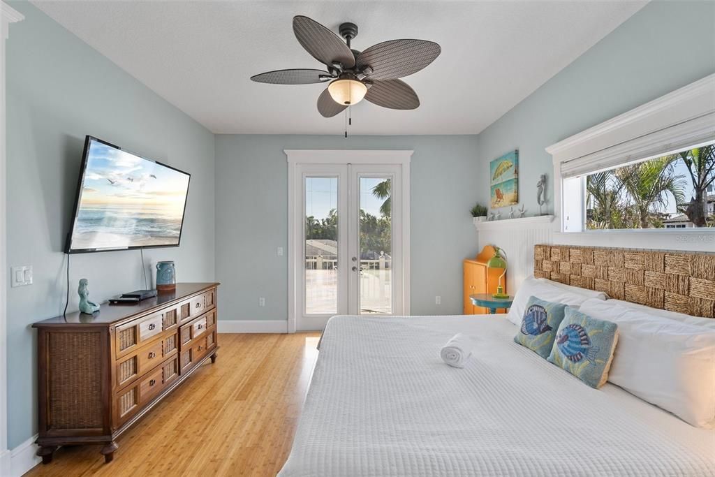 For Sale: $2,999,900 (6 beds, 5 baths, 3472 Square Feet)