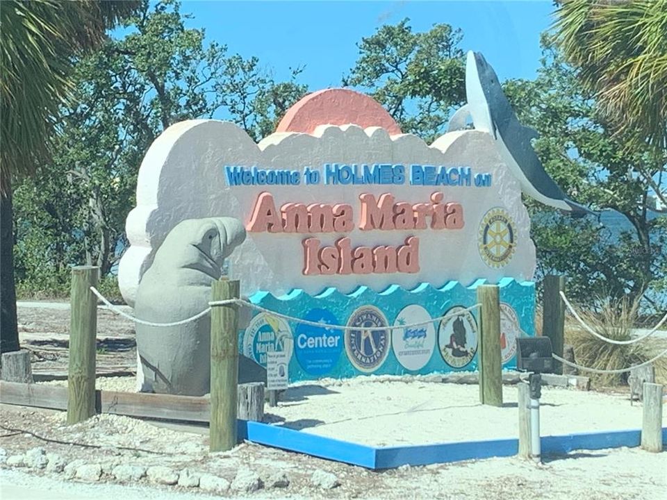 For Sale: $2,999,900 (6 beds, 5 baths, 3472 Square Feet)