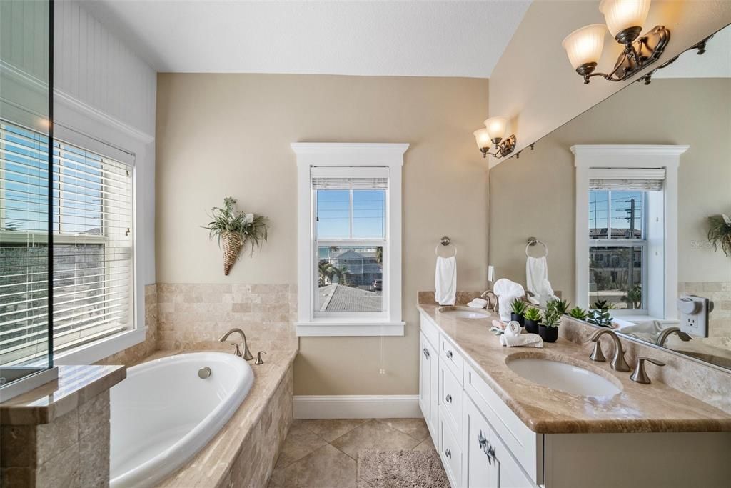 For Sale: $2,999,900 (6 beds, 5 baths, 3472 Square Feet)