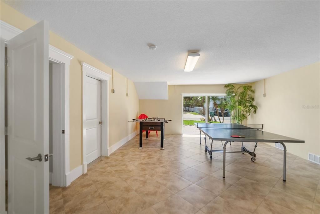 For Sale: $2,999,900 (6 beds, 5 baths, 3472 Square Feet)