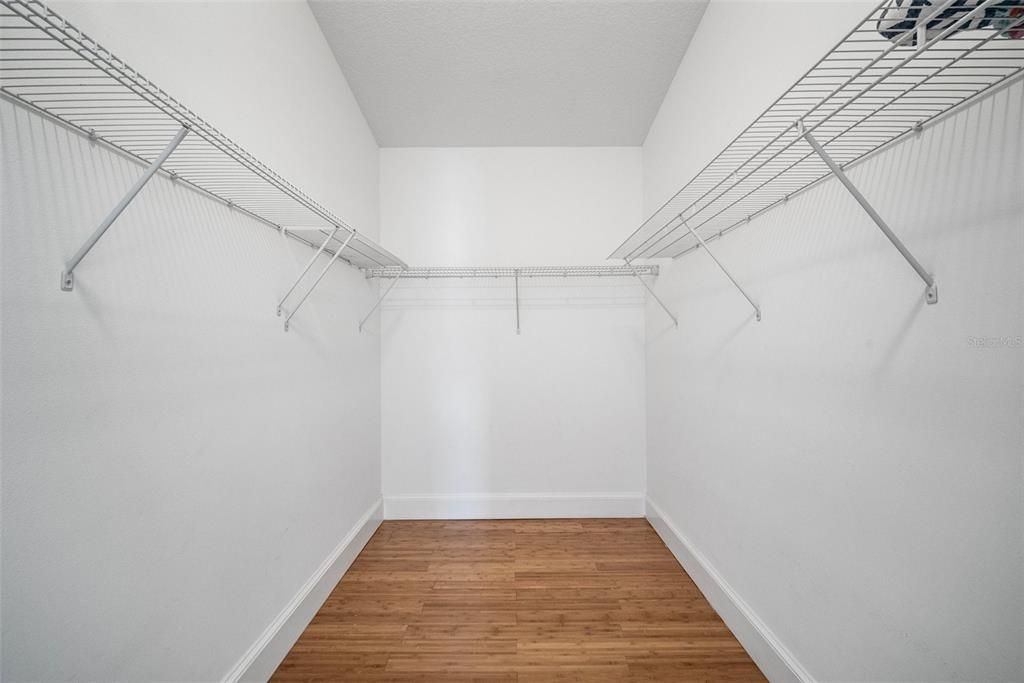 For Sale: $2,999,900 (6 beds, 5 baths, 3472 Square Feet)