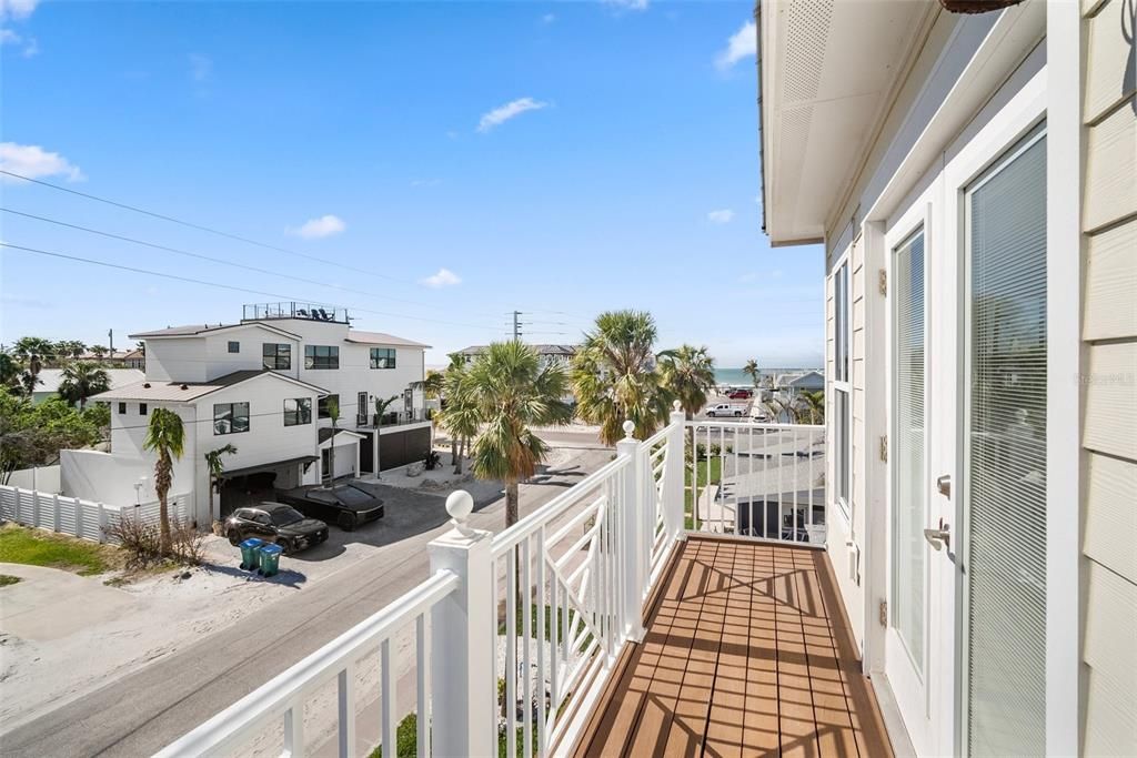 For Sale: $2,999,900 (6 beds, 5 baths, 3472 Square Feet)