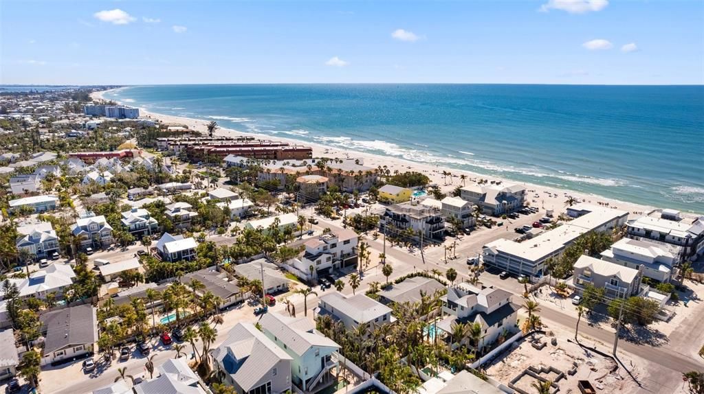 For Sale: $2,999,900 (6 beds, 5 baths, 3472 Square Feet)