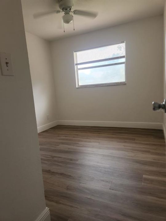 For Sale: $268,800 (4 beds, 1 baths, 1250 Square Feet)