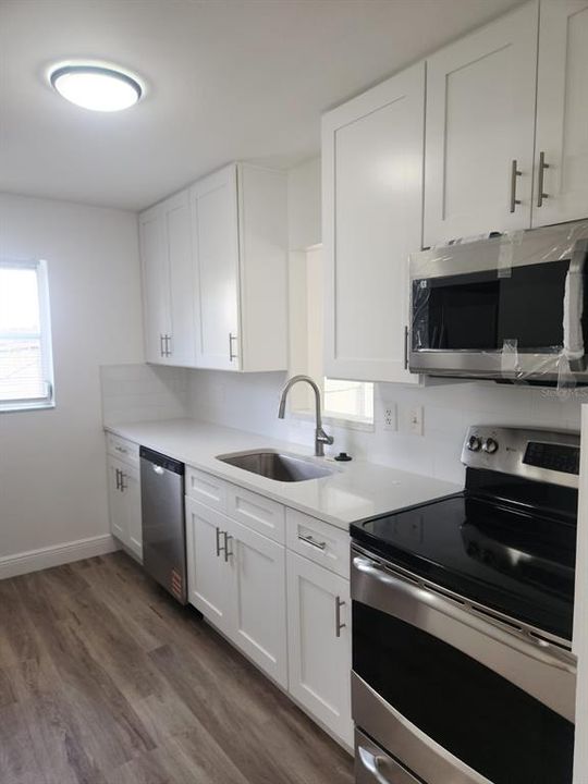 For Sale: $268,800 (4 beds, 1 baths, 1250 Square Feet)