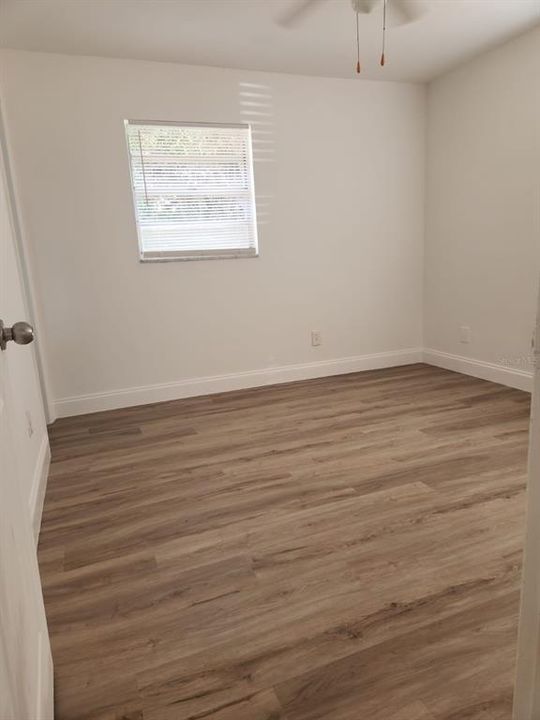 For Sale: $268,800 (4 beds, 1 baths, 1250 Square Feet)