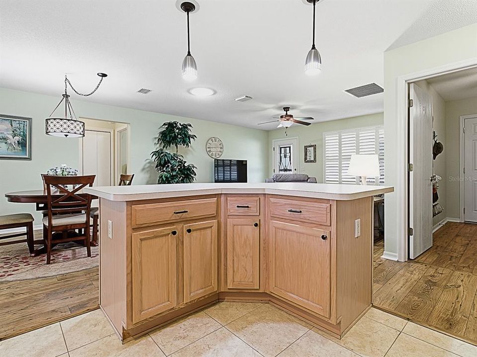 En Venta: $305,000 (2 camas, 2 baños, 1452 Pies cuadrados)