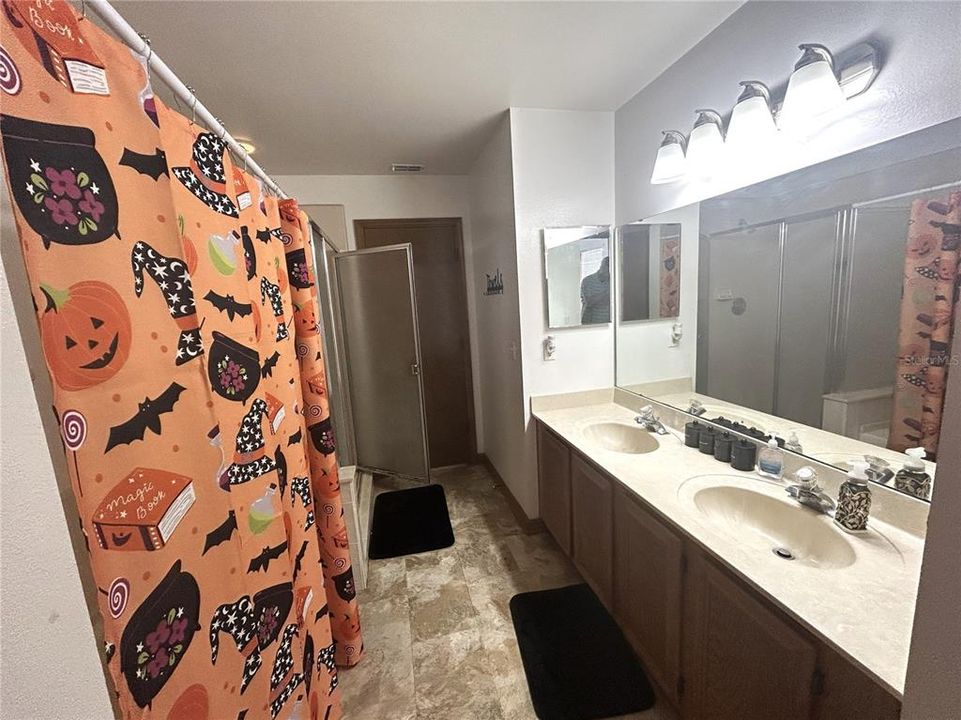 En Renta: $2,800 (4 camas, 2 baños, 2550 Pies cuadrados)