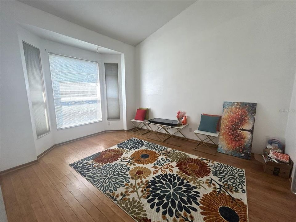 En Renta: $2,800 (4 camas, 2 baños, 2550 Pies cuadrados)