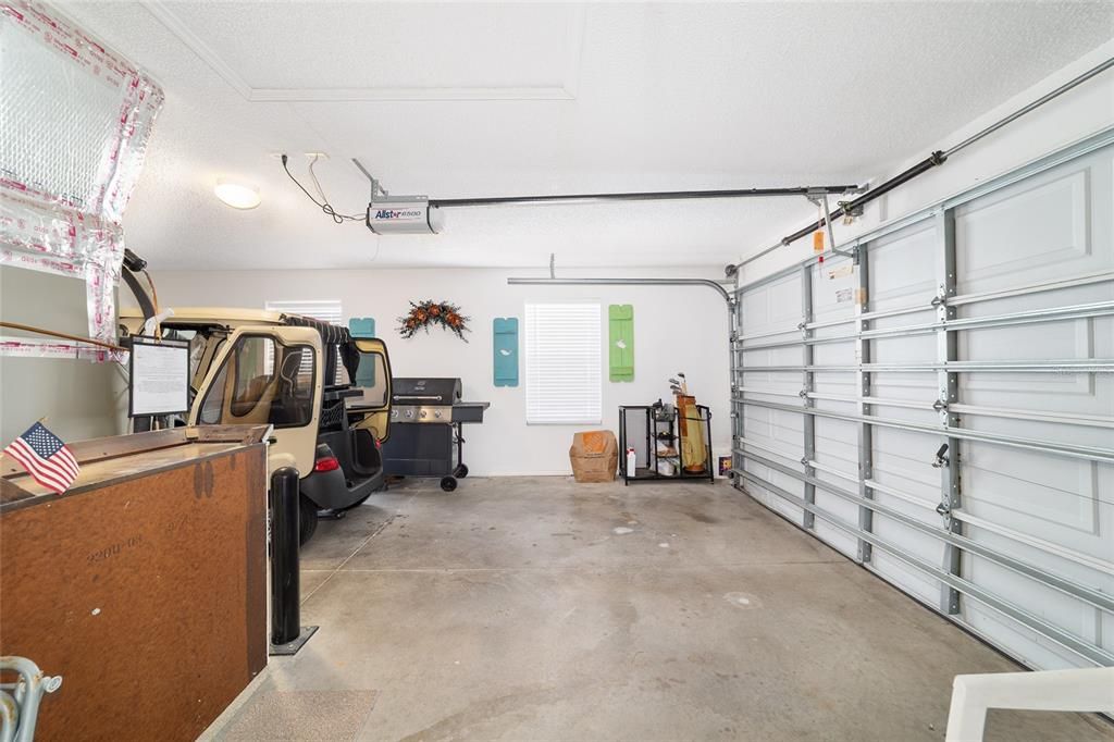 For Sale: $299,900 (2 beds, 2 baths, 1165 Square Feet)