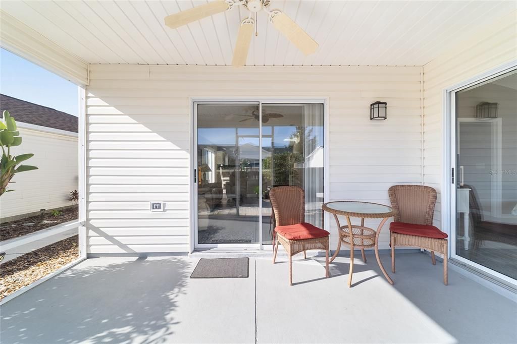 For Sale: $299,900 (2 beds, 2 baths, 1165 Square Feet)