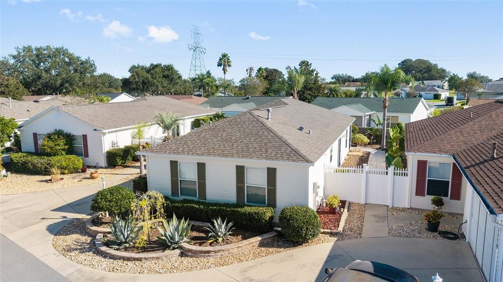 For Sale: $299,900 (2 beds, 2 baths, 1165 Square Feet)