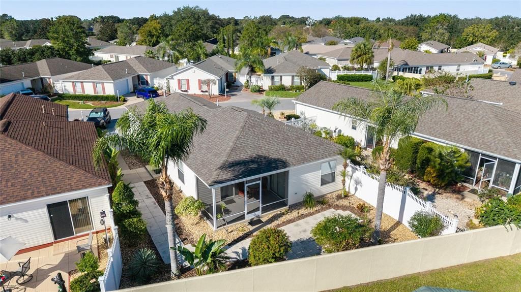 For Sale: $299,900 (2 beds, 2 baths, 1165 Square Feet)