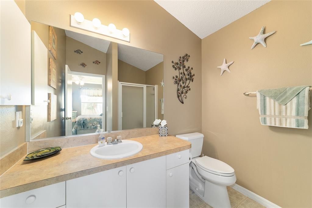 For Sale: $299,900 (2 beds, 2 baths, 1165 Square Feet)