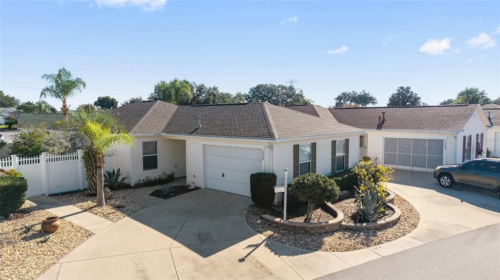 For Sale: $299,900 (2 beds, 2 baths, 1165 Square Feet)