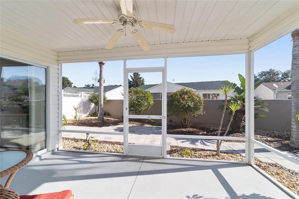 For Sale: $299,900 (2 beds, 2 baths, 1165 Square Feet)