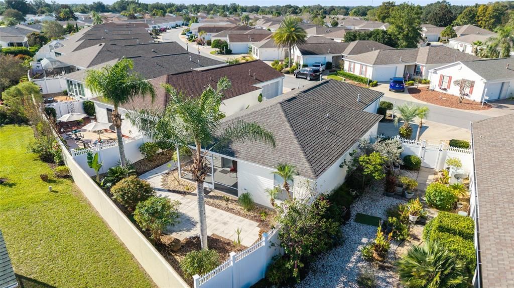 For Sale: $299,900 (2 beds, 2 baths, 1165 Square Feet)