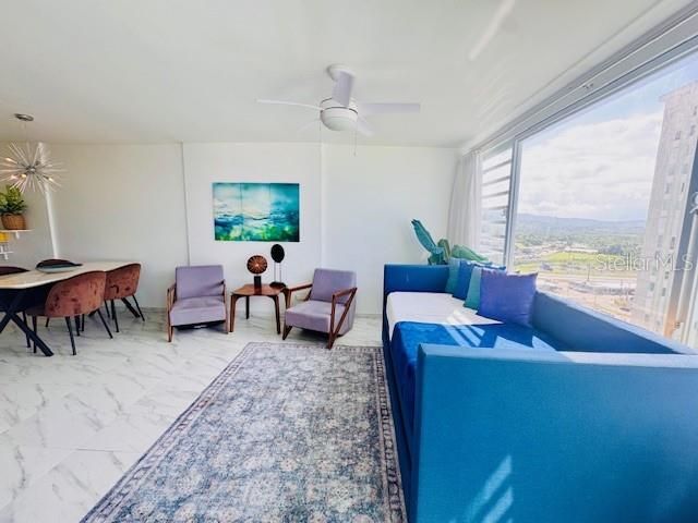 Active With Contract: $279,000 (1 beds, 1 baths, 798 Square Feet)