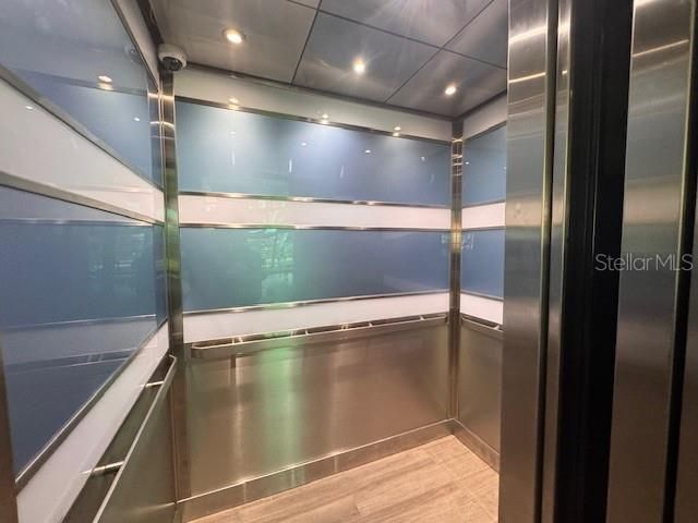 Active With Contract: $279,000 (1 beds, 1 baths, 798 Square Feet)