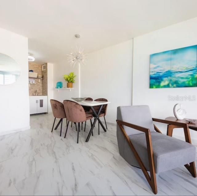 Active With Contract: $279,000 (1 beds, 1 baths, 798 Square Feet)