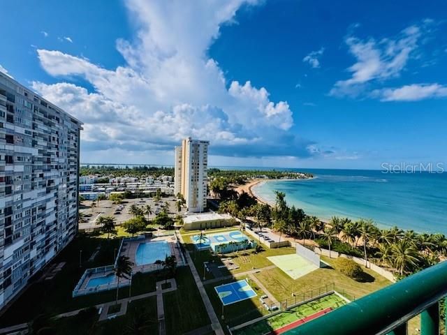 Active With Contract: $279,000 (1 beds, 1 baths, 798 Square Feet)