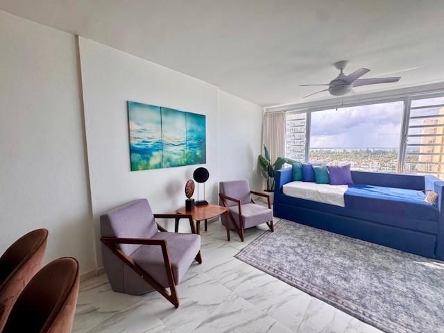 Active With Contract: $279,000 (1 beds, 1 baths, 798 Square Feet)