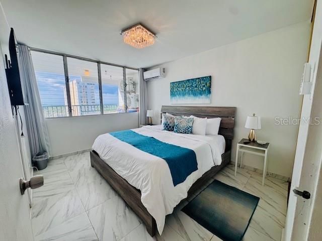 Active With Contract: $279,000 (1 beds, 1 baths, 798 Square Feet)