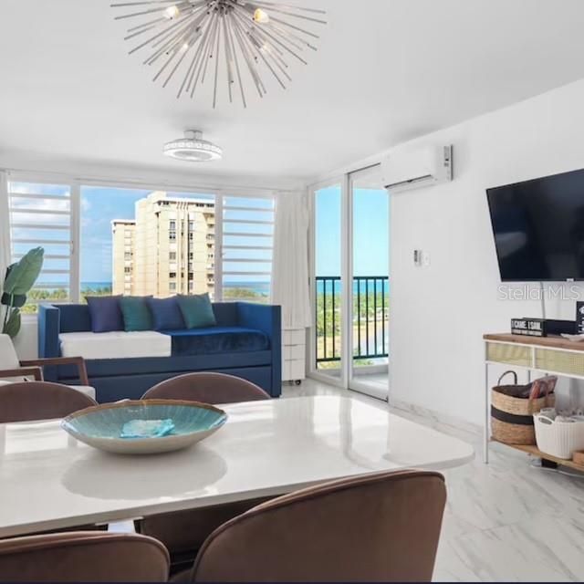Active With Contract: $279,000 (1 beds, 1 baths, 798 Square Feet)
