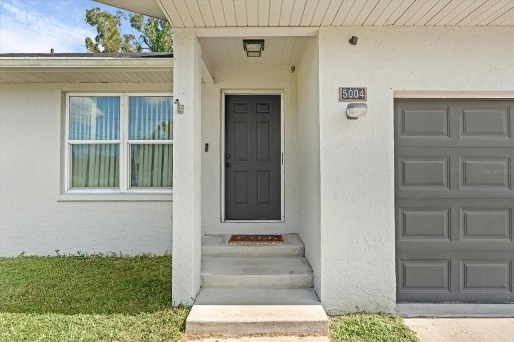 Под контрактом: $290,000 (3 спален, 2 ванн, 1053 Квадратных фут)