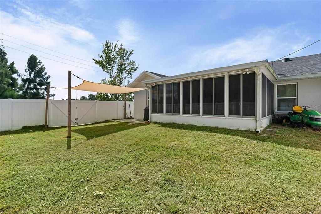 Под контрактом: $290,000 (3 спален, 2 ванн, 1053 Квадратных фут)